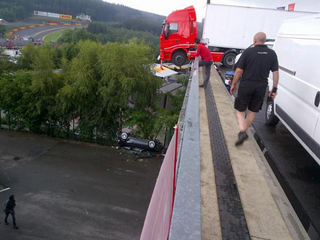 Illustration for article titled This Is How You Crash Four Ferraris At Once At Spa